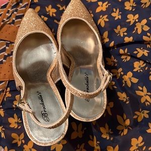 Breckelle's Slings; Sophia G21; Size 7